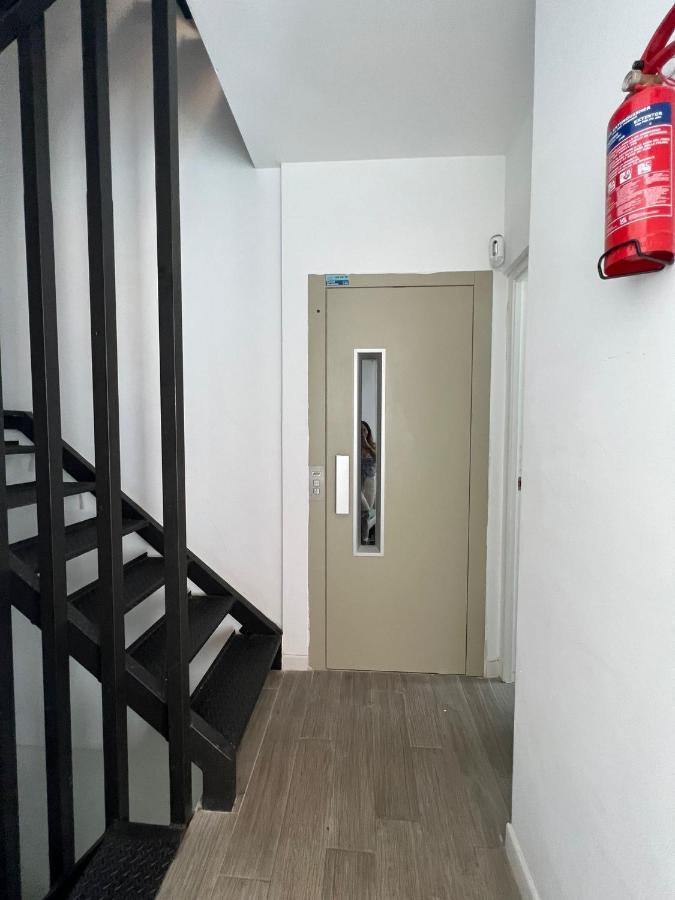 Апартаменти Apartamento Interior En El Centro De Algeciras 2A Екстер'єр фото