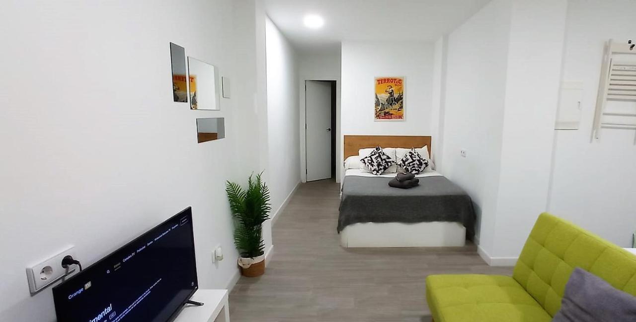Апартаменти Apartamento Interior En El Centro De Algeciras 2A Екстер'єр фото